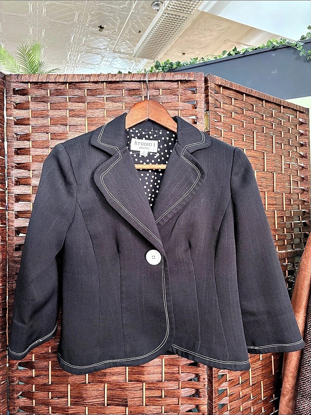 Vintage Mod Studio I Contrast Stitch Petite Blazer in Black Like New